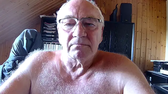 Snapshot of biggandybig chatting on June 25, 2026, 8:30 am biggandybig online show from June 25, 2026, 8:30 am
