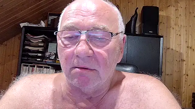 Snapshot of biggandybig chatting on July 15, 2026, 9:31 pm biggandybig online show from July 15, 2026, 9:31 pm