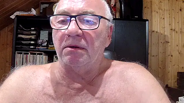 Snapshot of biggandybig chatting on July 27, 2026, 8:27 pm biggandybig online show from July 27, 2026, 8:27 pm