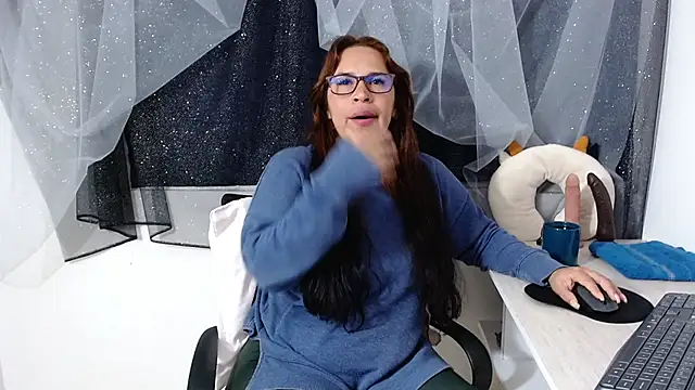 Snapshot of Abril_Bianchi chatting on January 6, 2025, 11:09 pm Abril Bianchi online show from January 6, 2025, 11:09 pm