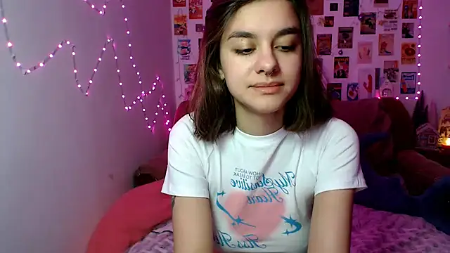 Snapshot of Celine_Dionn chatting on December 8, 2024, 1:58 pm Celine Dionn online show from December 8, 2024, 1:58 pm