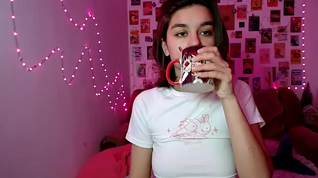 Snapshot of Celine_Dionn chatting on December 14, 2024, 1:16 pm Celine Dionn online show from December 14, 2024, 1:16 pm