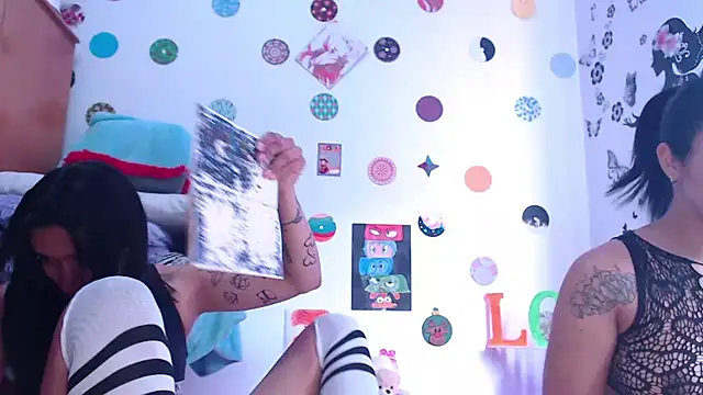 Yaumiko online show from March 19, 2025, 4:13 pm