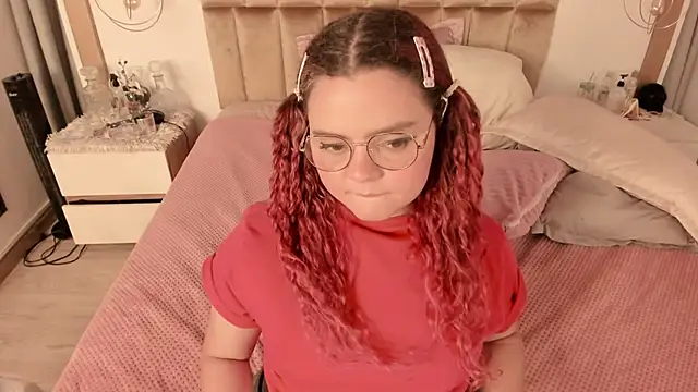 Twwiiggy online show from March 15, 2025, 2:14 am