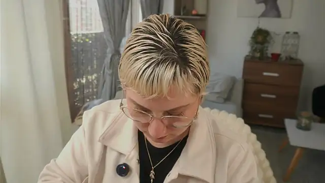 Ximenna Cruz online show from January 11, 2026, 12:21 pm