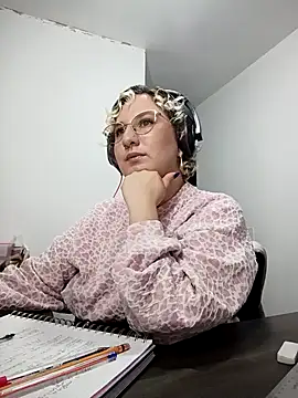 Ximenna Cruz online show from April 29, 2026, 12:37 am