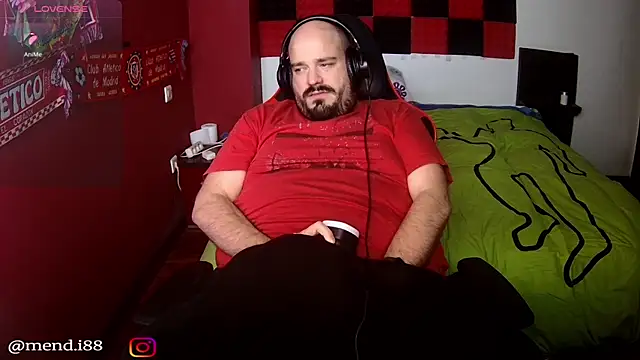 menditeta1 online show from December 15, 2025, 8:57 pm