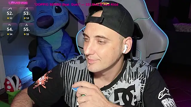 Snapshot of Gil_gamesh90 chatting on September 24, 2025, 5:27 pm Gil gamesh90 online show from September 24, 2025, 5:27 pm