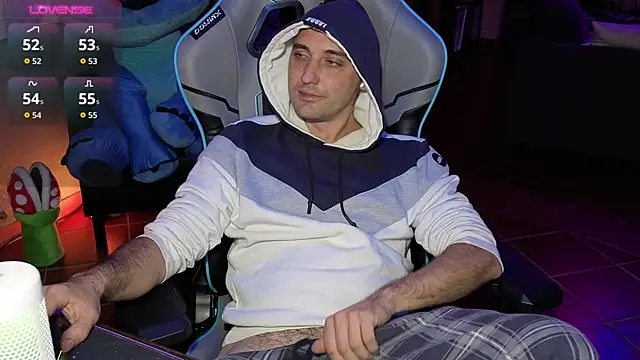 Snapshot of Gil_gamesh90 chatting on October 26, 2025, 2:39 am Gil gamesh90 online show from October 26, 2025, 2:39 am