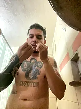 Snapshot of Molly1993rrrrrrrf chatting on December 15, 2025, 11:20 pm Molly1993rrrrrrrf online show from December 15, 2025, 11:20 pm