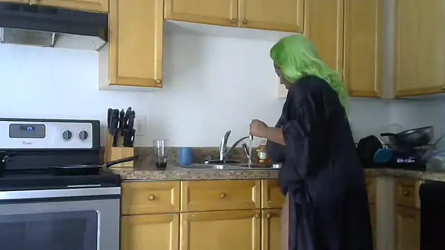 Snapshot of londynnvega chatting on April 1, 2026, 2:36 pm londynnvega online show from April 1, 2026, 2:36 pm