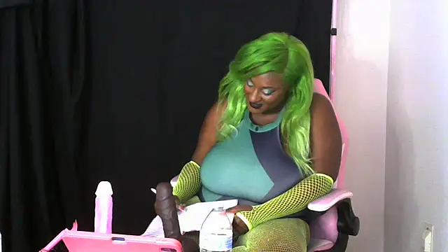 Snapshot of londynnvega chatting on April 4, 2026, 4:33 am londynnvega online show from April 4, 2026, 4:33 am