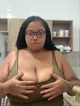 SweetLizzyBBW online show from May 18, 2026, 6:14 pm