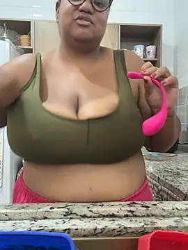 SweetLizzyBBW online show from May 26, 2026, 1:23 am