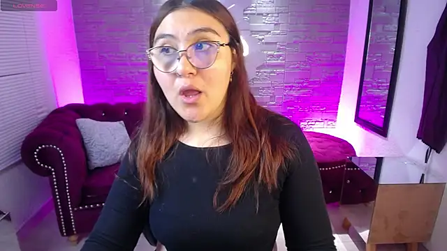 conniejames m online show from May 4, 2026, 11:39 am