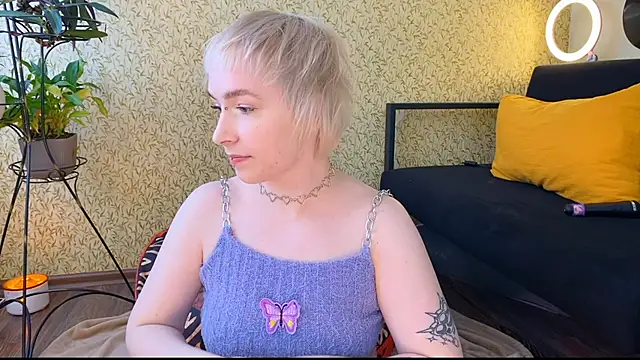 EmmyAmbros online show from March 9, 2025, 8:29 am