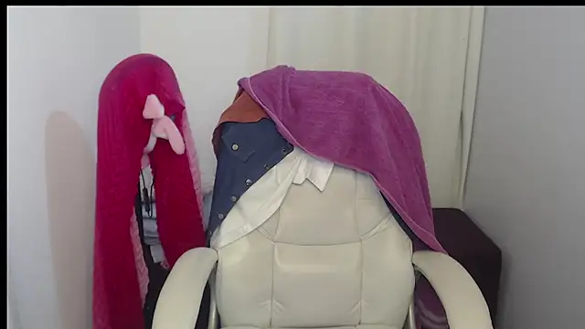 paiper halliwey online show from January 25, 2025, 12:06 am