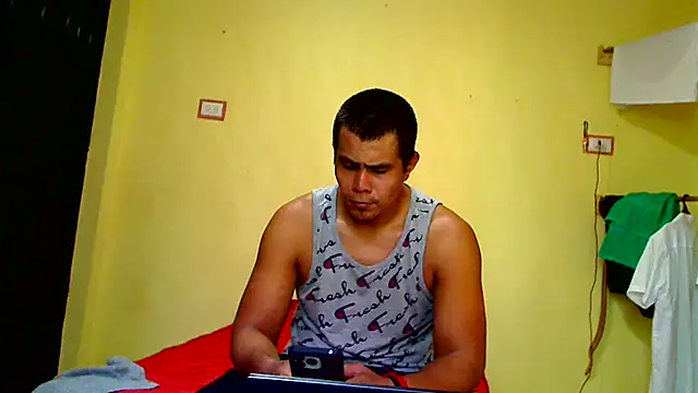 Snapshot of lozter345 chatting on September 15, 2025, 5:02 pm lozter345 online show from September 15, 2025, 5:02 pm