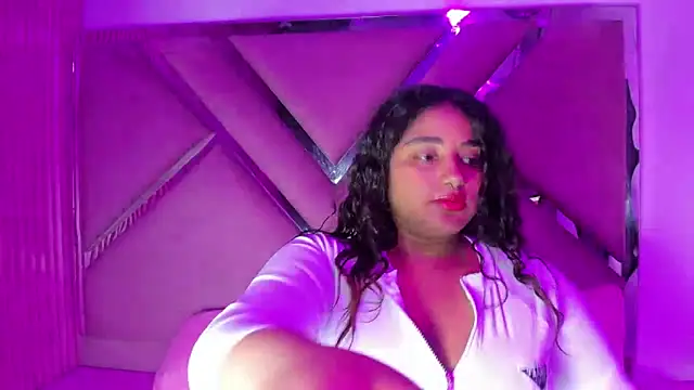 Snapshot of Sofia_Hernandez_ chatting on October 25, 2025, 3:25 am Sofia Hernandez online show from October 25, 2025, 3:25 am