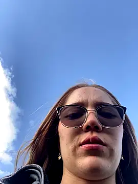 melody-dy online show from September 10, 2025, 10:10 pm