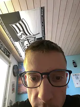 Snapshot of Sturmi18 chatting on March 4, 2026, 9:37 am Sturmi18 online show from March 4, 2026, 9:37 am