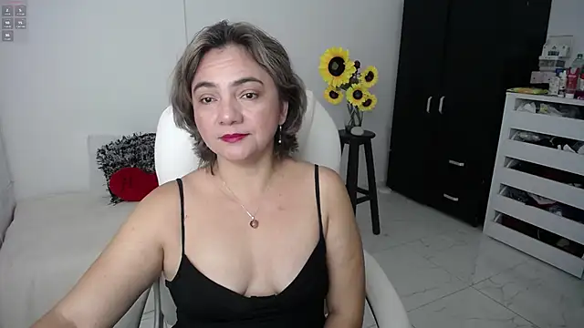 ana milf online show from March 12, 2025, 12:47 pm