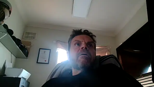 Snapshot of toptugger chatting on February 14, 2025, 3:05 pm toptugger online show from February 14, 2025, 3:05 pm