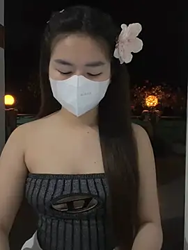 BabyThree  online show from January 14, 2025, 2:00 pm