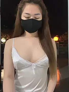 BabyThree  online show from February 5, 2026, 2:33 pm