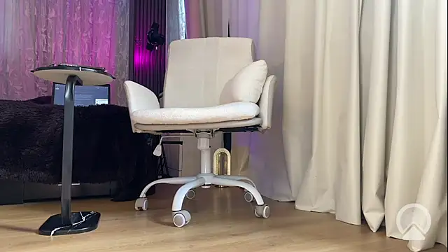 misskaassandraa online show from July 31, 2026, 10:14 am