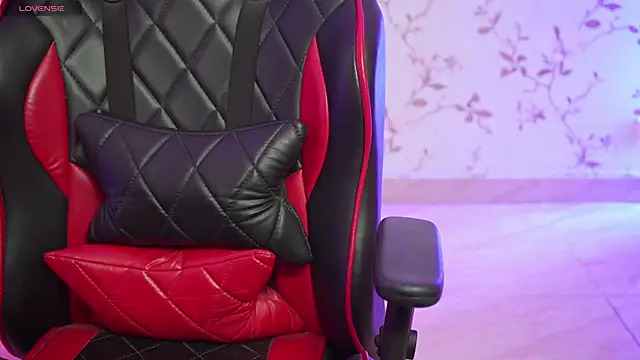 Snapshot of only_aleesha chatting on February 20, 2025, 5:40 pm only aleesha online show from February 20, 2025, 5:40 pm