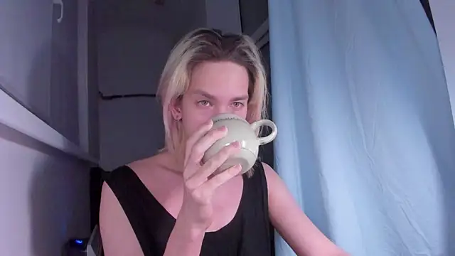 Snapshot of matt_spark chatting on February 27, 2025, 12:43 am matt spark online show from February 27, 2025, 12:43 am