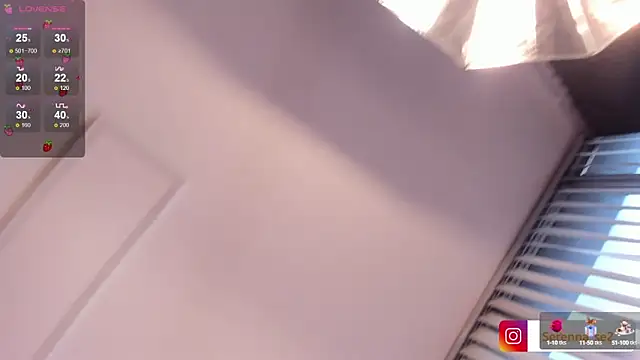 Snapshot of serenna_se chatting on February 18, 2025, 8:03 pm serenna se online show from February 18, 2025, 8:03 pm