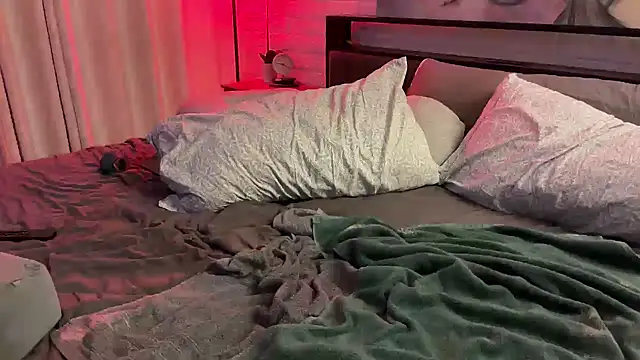 Snapshot of JeffJocc chatting on December 4, 2025, 9:40 am JeffJocc online show from December 4, 2025, 9:40 am