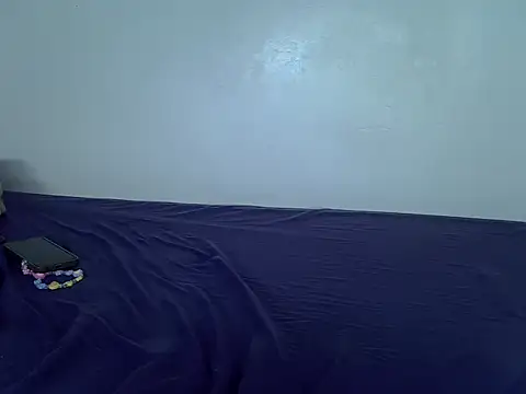 laetitia  online show from November 26, 2025, 8:15 am