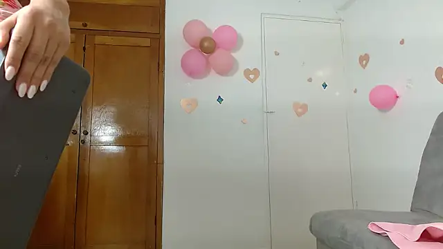 Baby Lovehot 1 online show from July 13, 2026, 2:31 pm