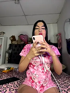 saragill323 online show from November 9, 2025, 6:50 pm