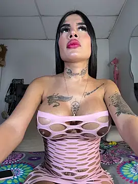 saragill323 online show from December 4, 2025, 2:43 am