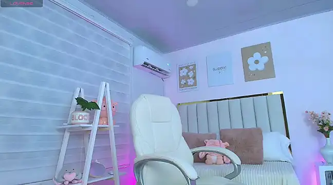 Cristall Bunny online show from February 7, 2025, 12:31 am