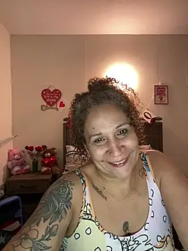 ladycreamypr2 online show from February 10, 2026, 6:06 am