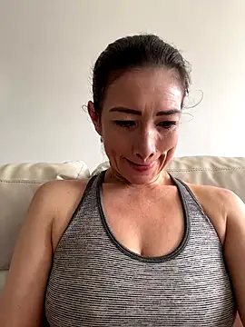 Snapshot of Yulia_sx chatting on October 17, 2025, 4:53 pm Yulia sx online show from October 17, 2025, 4:53 pm