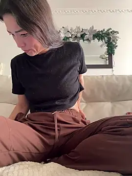 Yulia sx online show from December 19, 2025, 9:00 pm