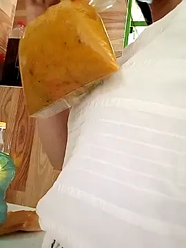 Snapshot of NgocQuyen2K chatting on March 4, 2025, 5:32 am NgocQuyen2K online show from March 4, 2025, 5:32 am