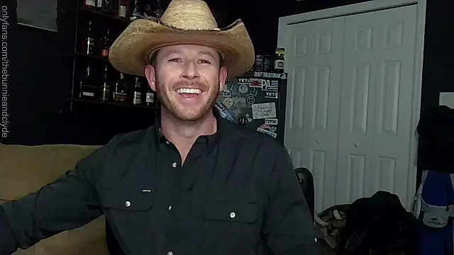 Snapshot of chillinthemosttt chatting on December 6, 2024, 4:25 am chillinthemosttt online show from December 6, 2024, 4:25 am