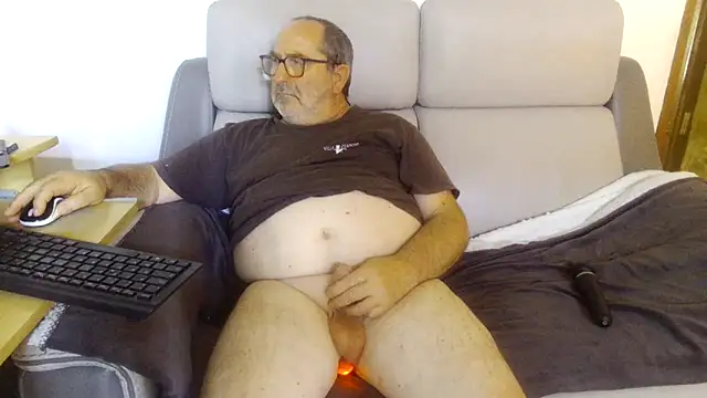 Snapshot of gillou1234 chatting on June 22, 2026, 2:47 pm gillou1234 online show from June 22, 2026, 2:47 pm