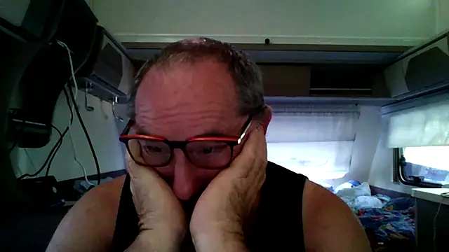 Snapshot of gillou1234 chatting on July 28, 2026, 3:21 pm gillou1234 online show from July 28, 2026, 3:21 pm