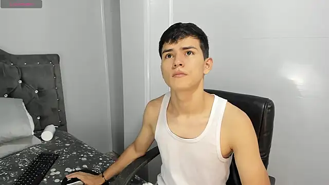 Snapshot of Jacobb_Lee chatting on December 15, 2024, 6:26 pm Jacobb Lee online show from December 15, 2024, 6:26 pm