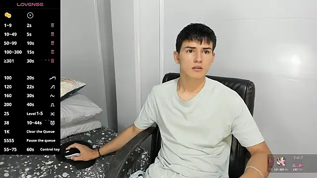 Snapshot of Jacobb_Lee chatting on December 17, 2024, 9:05 pm Jacobb Lee online show from December 17, 2024, 9:05 pm