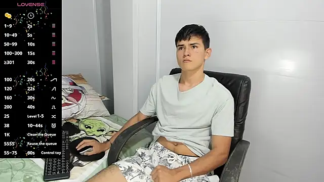 Snapshot of Jacobb_Lee chatting on January 18, 2025, 7:48 pm Jacobb Lee online show from January 18, 2025, 7:48 pm