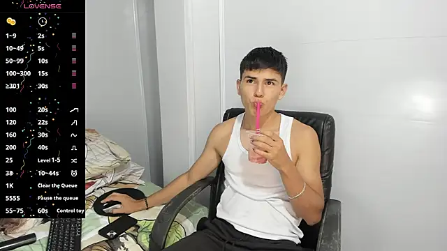 Snapshot of Jacobb_Lee chatting on February 14, 2025, 9:21 pm Jacobb Lee online show from February 14, 2025, 9:21 pm